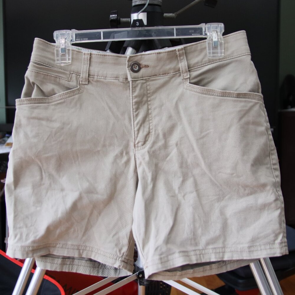 Lee Women's shorts.  Size 8